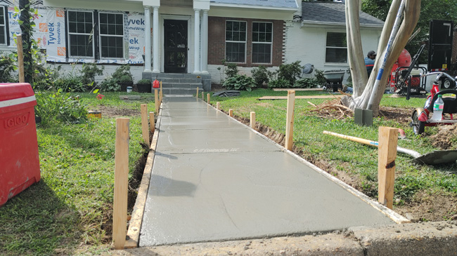 JT Contracting - Concrete Front Walkway Residential